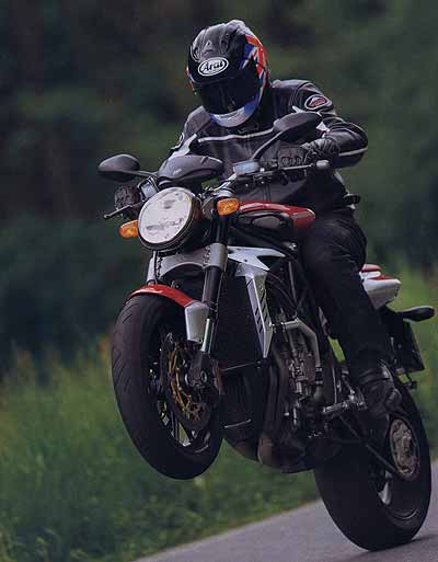 Изящество мощи. MV AGUSTA F4 Brutale 1078RR, стритфайтер.